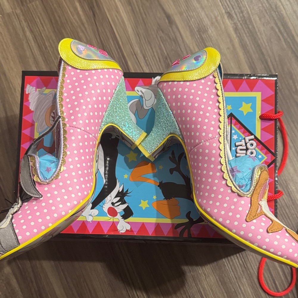 BNWT Irregular Choice x Looney Tunes Bunny Love Heels EU40 US9 - Picture 8 of 17